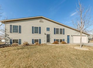 429 Crestview Dr, Center Point, IA 52213