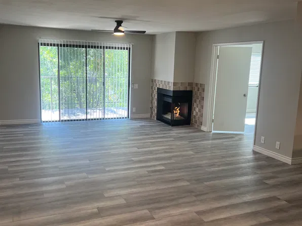 246 E Fern Ave APT 204, Redlands, CA 92373
