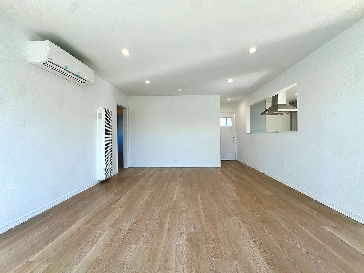 3 bed, 1117 sqft, $3,100 — Photo 4