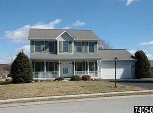 1669 Taylor Dr, Hanover, PA 17331