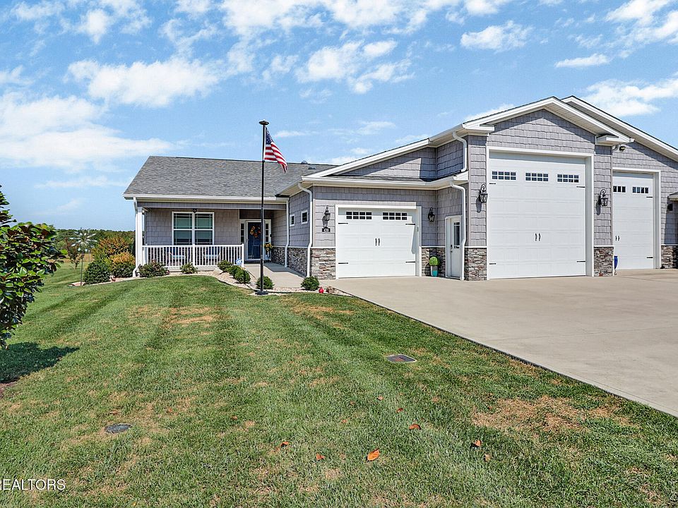 1st image of 439 Holly Tree Dr