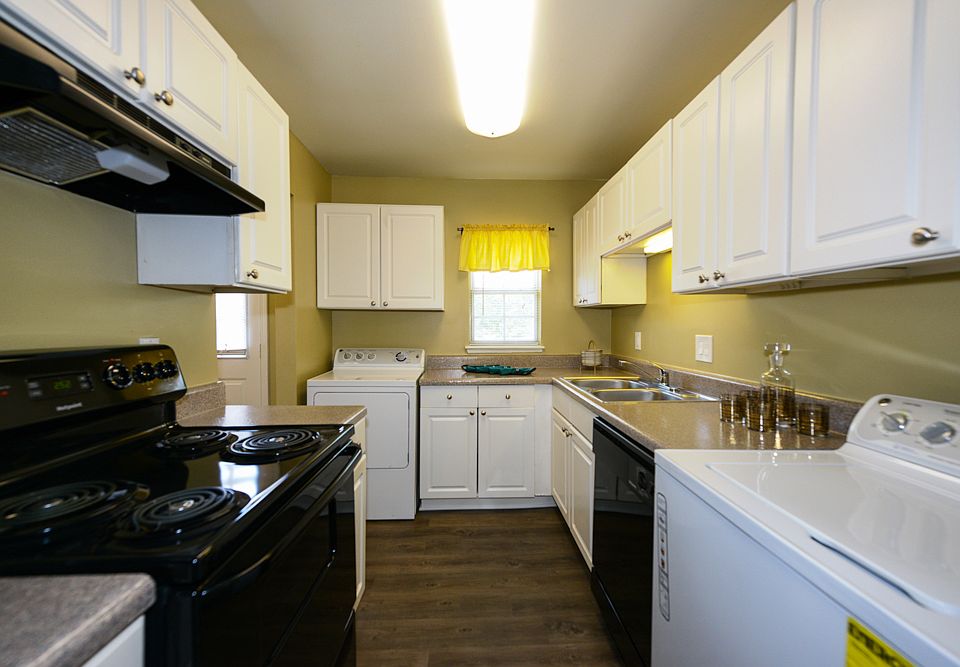 Hidden Colony Apartments Kitchen