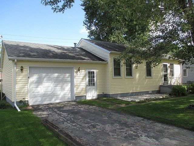 1st image of 905 N Washington St