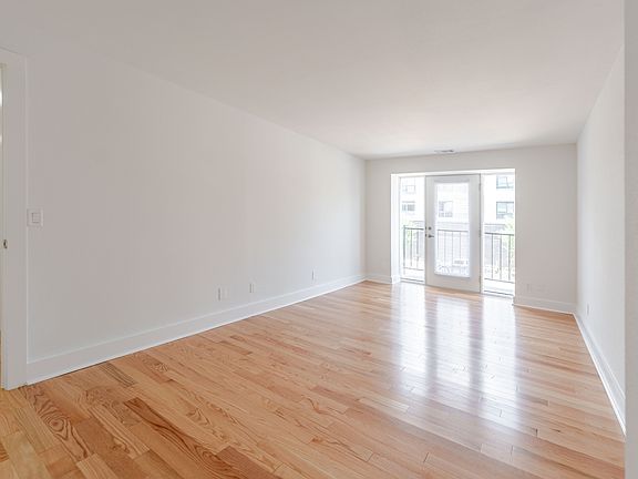 3rd image of 5630 Pershing Ave