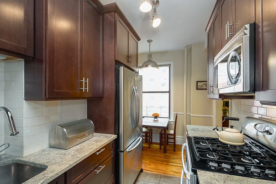 2nd image of 150 E 93rd St APT 9D