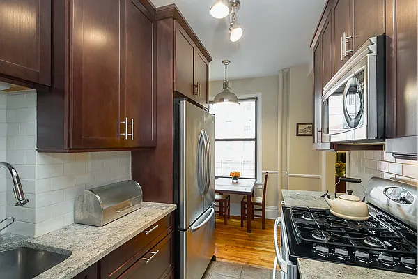 Sold by Stribling | media 3