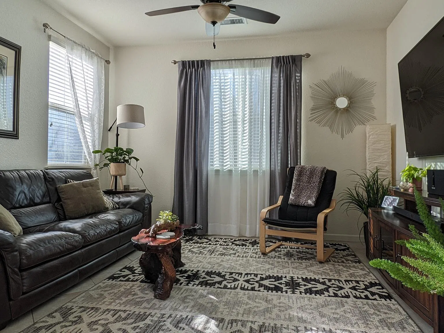 10842 Pebble Hill Dr — Photo 2