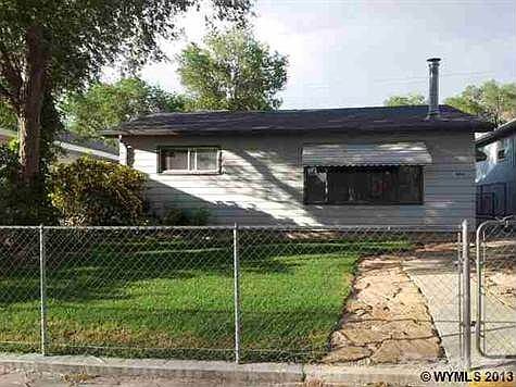 1st image of 656 W Railroad Ave