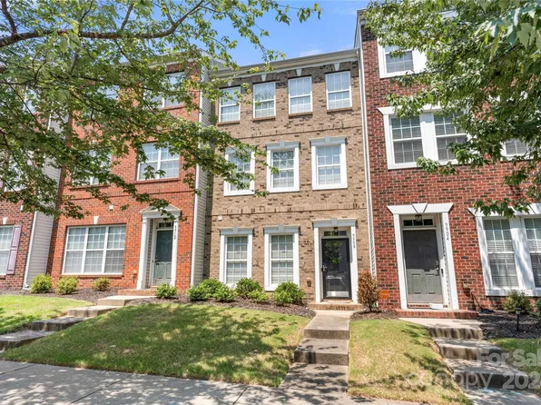 9908 Kings Parade Blvd, Charlotte, NC 28273