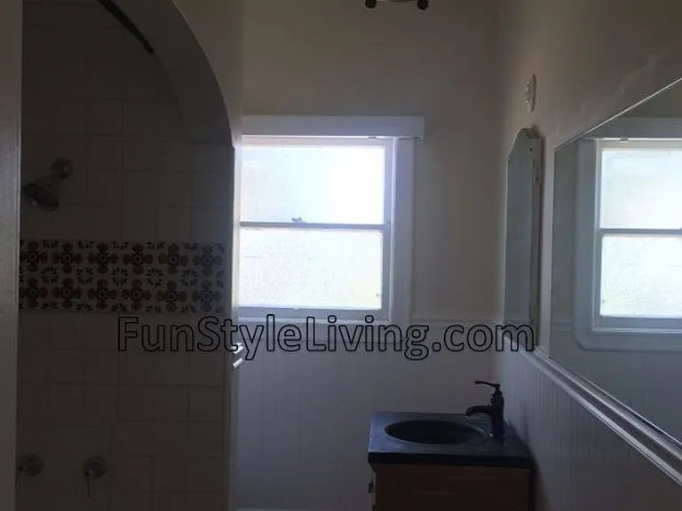 1215 Illinois St — Photo 24