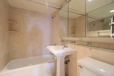 Rented by Julien Aractingi, LREB