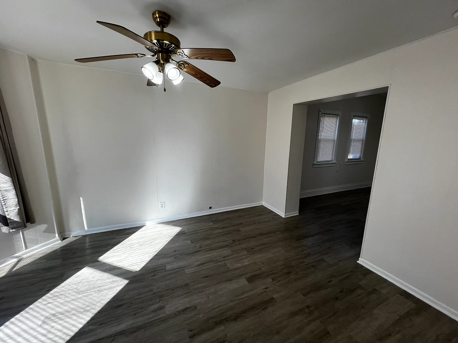 3 bed, 1100 sqft, $1,300 — Photo 3