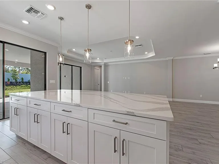 17471 Caravita Ln — Photo 5