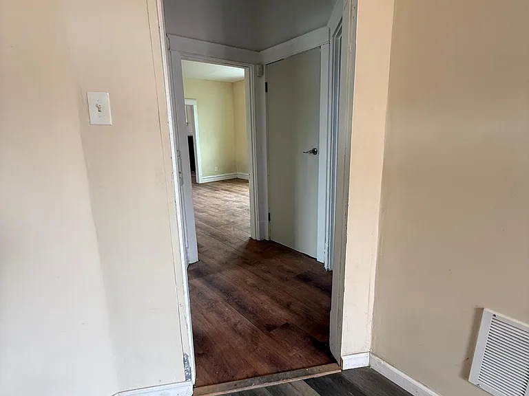 4872 San Francisco Ave — Photo 8