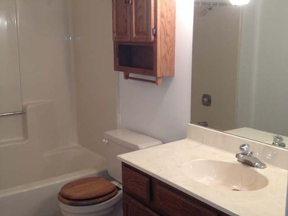 5th image of 100 7th St NW APT 105