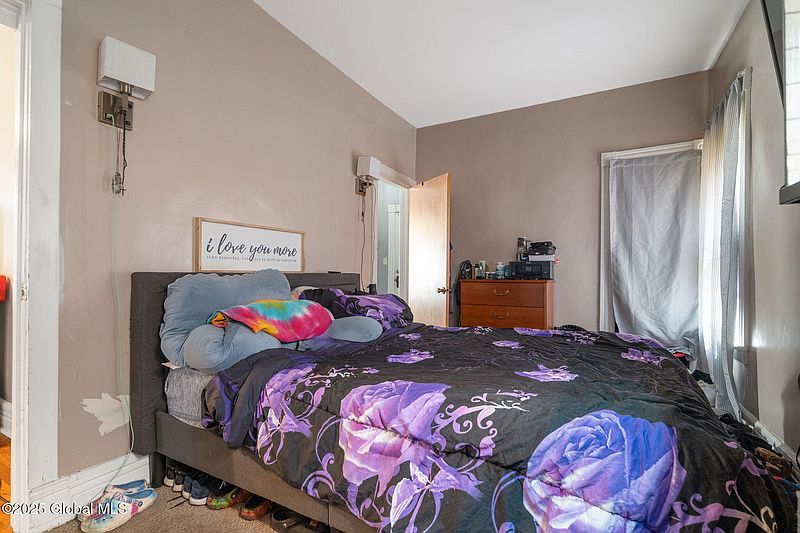 5th image of 1720 Foster Avenue