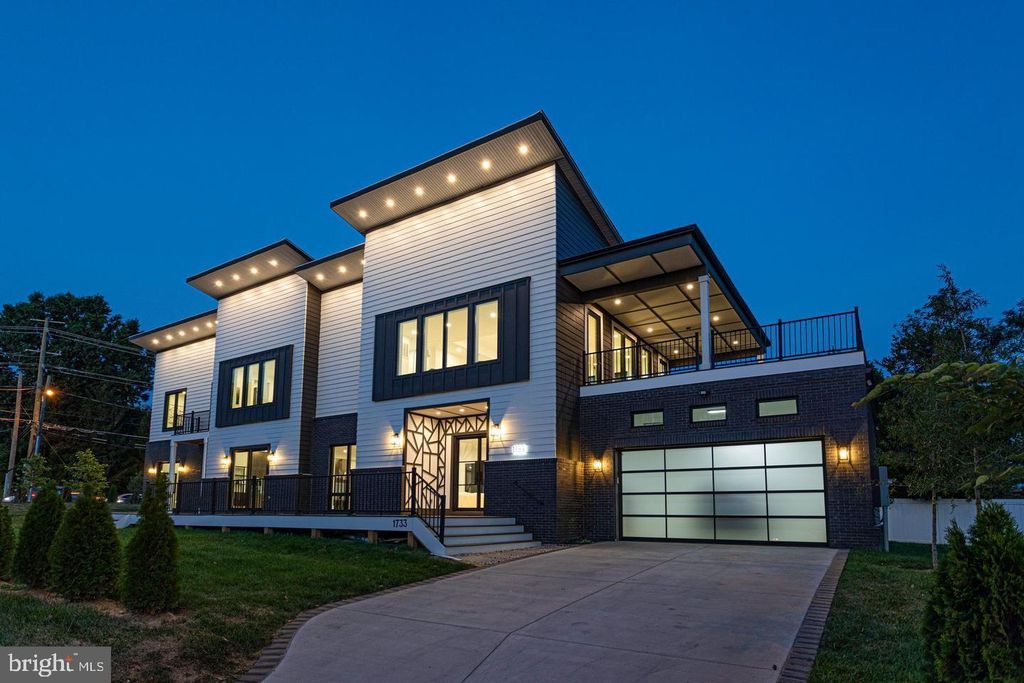 1733 Chain Bridge Rd, McLean, VA - View 3