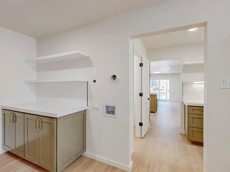 8005 Pickard Ave NE — Photo 39