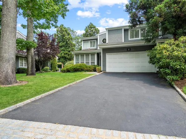 35 Tiffany Circle, Manhasset, NY 11030