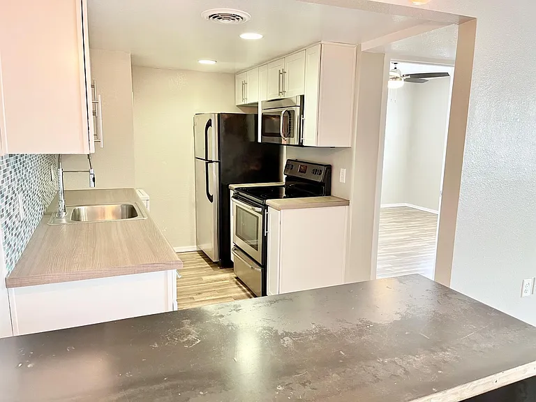 4127 N 9th Ave #6 — Photo 25