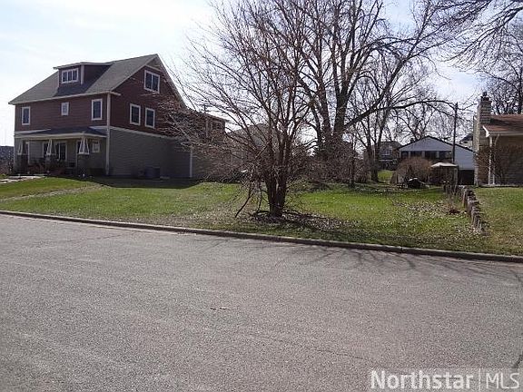 3rd image of 4530 Regent Ave N