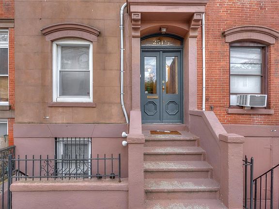 5th image of 251.5 York St #1