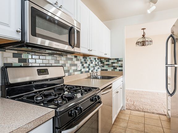 5th image of 3950 N Lake Shore Dr APT 1723