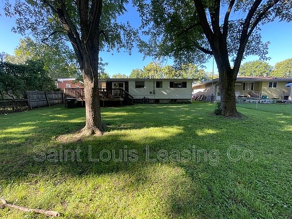 5th image of 27 Queen Ann Dr