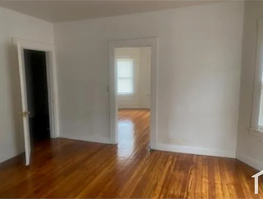 3 bed, $1,900 — Photo 4