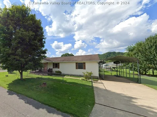 102 4th Ave, Bancroft, WV 25011
