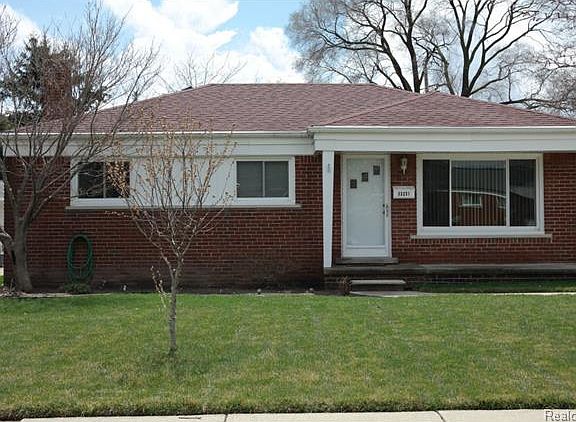 3rd image of 33231 Rosslyn Ave