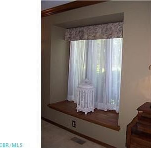 3rd image of 993 Farrington Dr