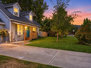 201 SW Dimmick St, Grants Pass, OR 97526