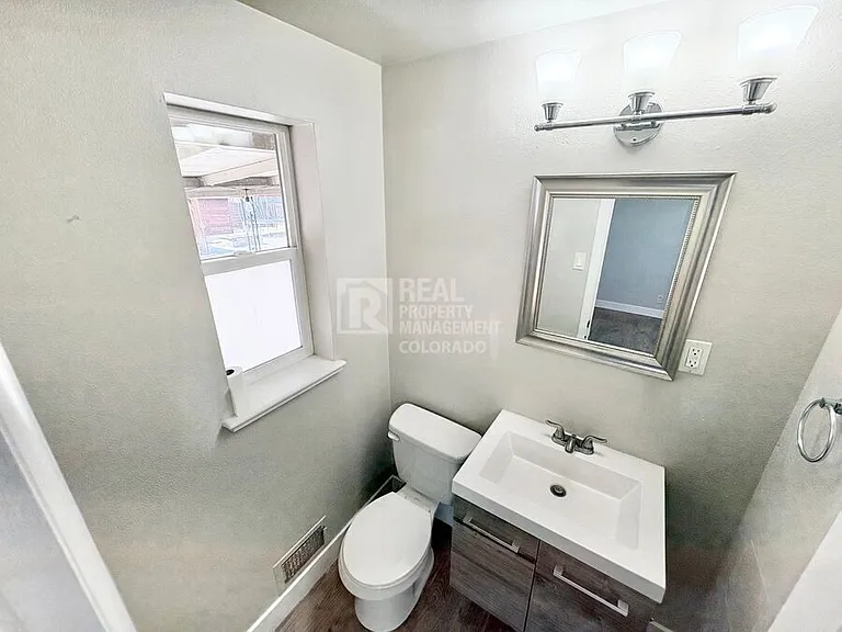 315 Galena St — Photo 11