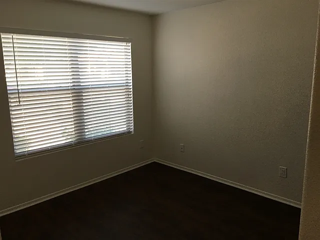 10533 W Sands Dr — Photo 8
