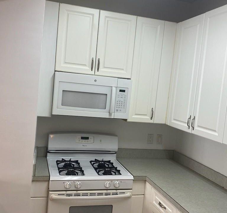1st image of 47 Oakwood Ave