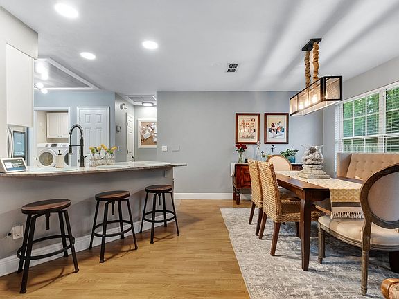 4th image of 5982 Love Ridge Dr