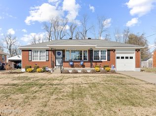 9220 Ponder Ln, Louisville, KY 40272