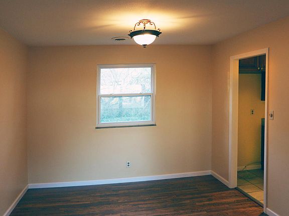 5th image of 9029 Carlton Cir