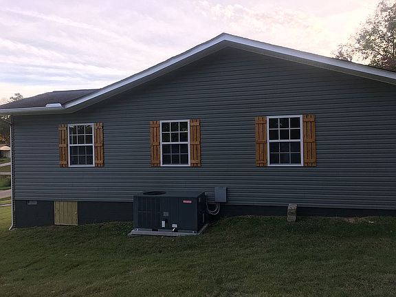 2nd image of 264 Oak St