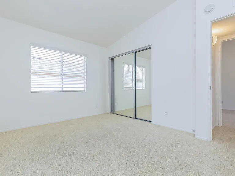 Windrose Apartments — Photo 22