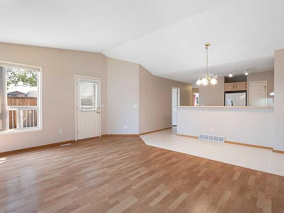 4th image of 77 W Tararidge Cir NE