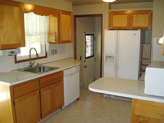 4th image of 3316 W Bismark Ave