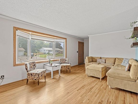 5th image of 6841 Carmen Ave