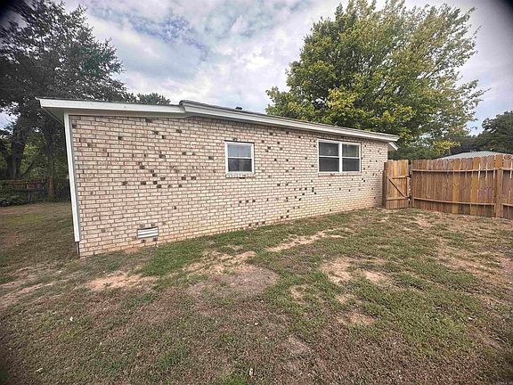 3rd image of 6705 Tracy Ave