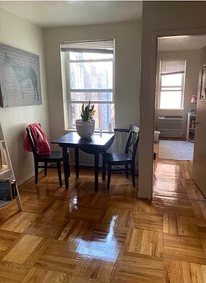 Rented by City Connections Realty | media 4