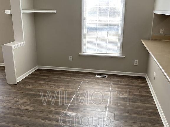 5th image of 848 S Belleview Pl