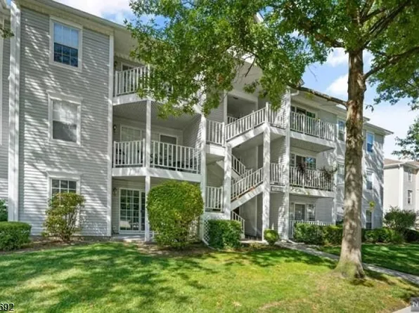 181 Linden St #181, Mahwah, NJ 07430