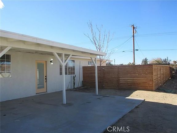 3rd image of 62046 Mountain View Cir