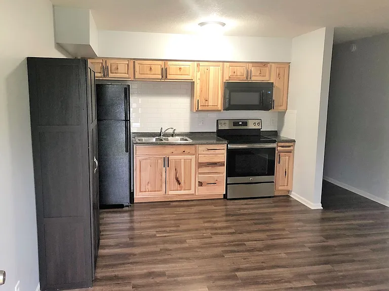 536 Buttinger Pl — Photo 3
